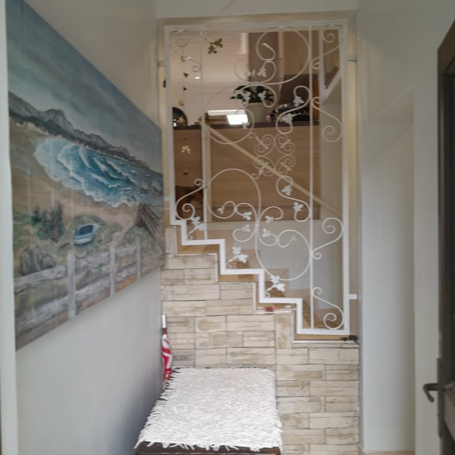 4 Bedroom Property for Sale in Wavecrest Eastern Cape